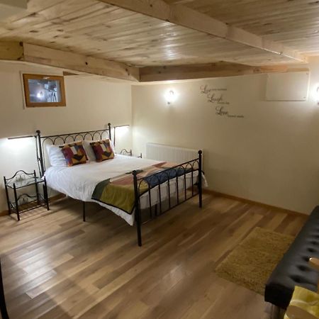 Peaceful 3 Bedroom 8 Person Ground Floor Apartment With Large Private Heated Pool La Digne-d'Amont Exteriör bild