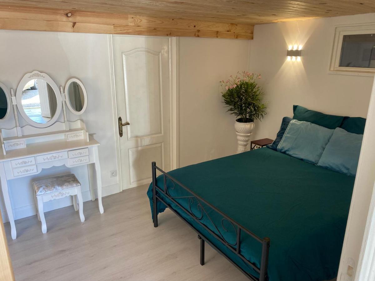 Peaceful 3 Bedroom 8 Person Ground Floor Apartment With Large Private Heated Pool La Digne-d'Amont Exteriör bild