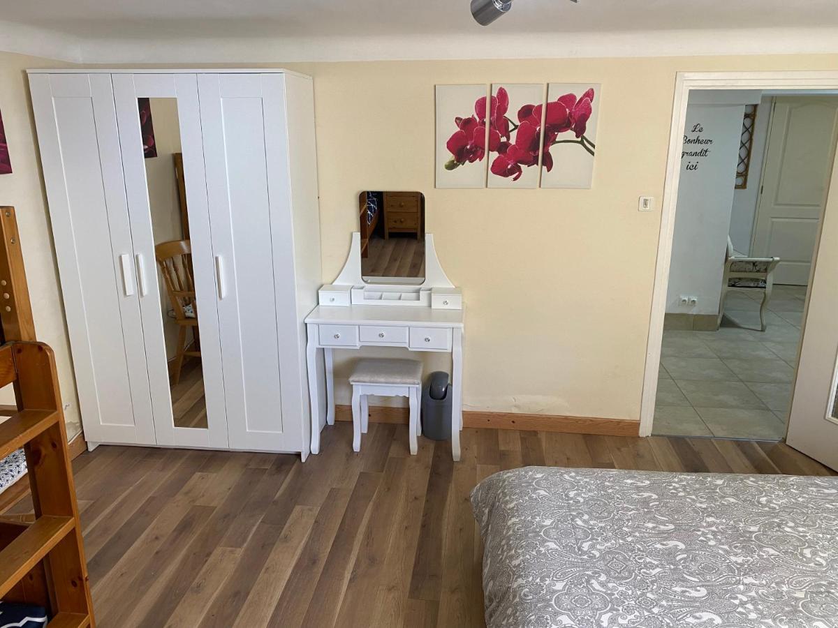 Peaceful 3 Bedroom 8 Person Ground Floor Apartment With Large Private Heated Pool La Digne-d'Amont Exteriör bild
